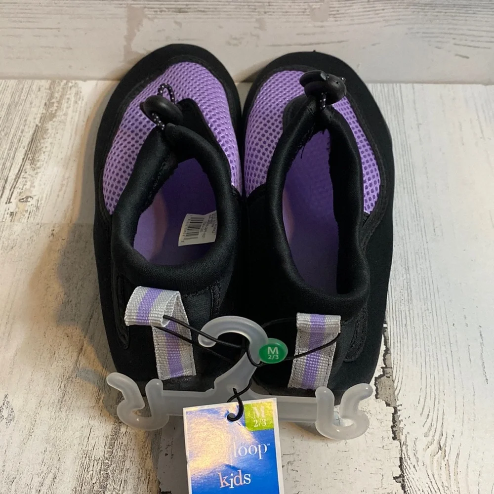 Girls Water Shoes Size M (2/3) NEW